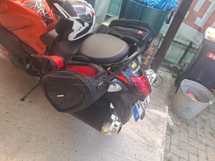SUZUKI GSX 1300 R (HAYABUSA)