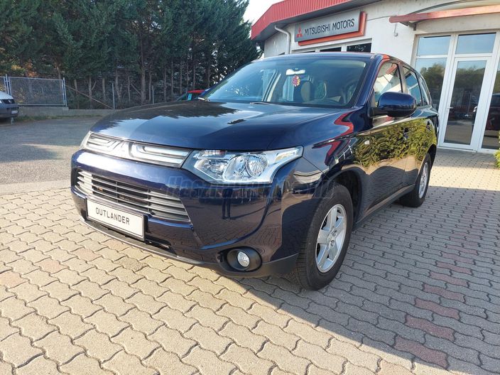MITSUBISHI OUTLANDER 2.0 MIVEC Invite