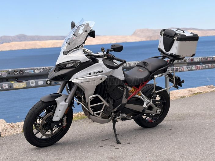 DUCATI MULTISTRADA V4