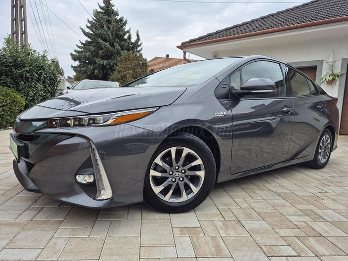 TOYOTA PRIUS PLUG-IN 1.8 PHV Executive + Solar e-CVT