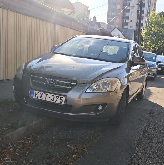 KIA CEE'D 1.6 EX