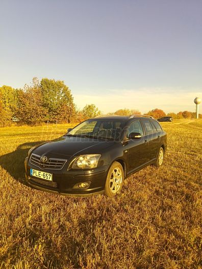 TOYOTA AVENSIS Wagon 2.2 DCAT Premium Active