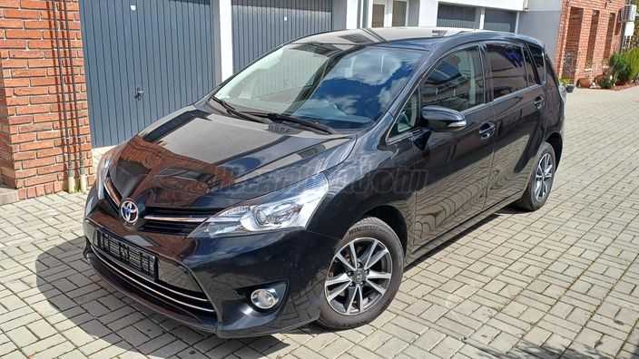 TOYOTA VERSO 2.0 D-4D Style Navi