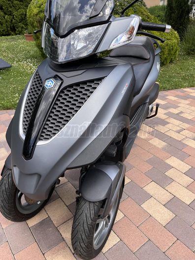 PIAGGIO MP3 YOURBAN 300