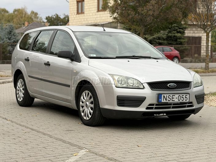 FORD FOCUS 1.6 TDCi Ghia DPF