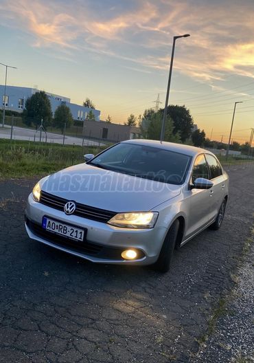 VOLKSWAGEN JETTA 1.2 TSI Comfortline