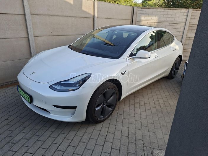 TESLA MODEL 3 Standard Range Plus Aut