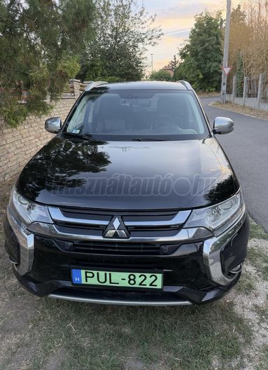 MITSUBISHI OUTLANDER 2.0 PHEV Instyle Navi 4WD CVT