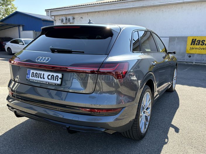 AUDI E-TRON 50 S line quattro (Automata)