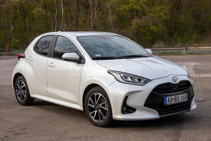TOYOTA YARIS 1.5 VVT-i Comfort Style Tech