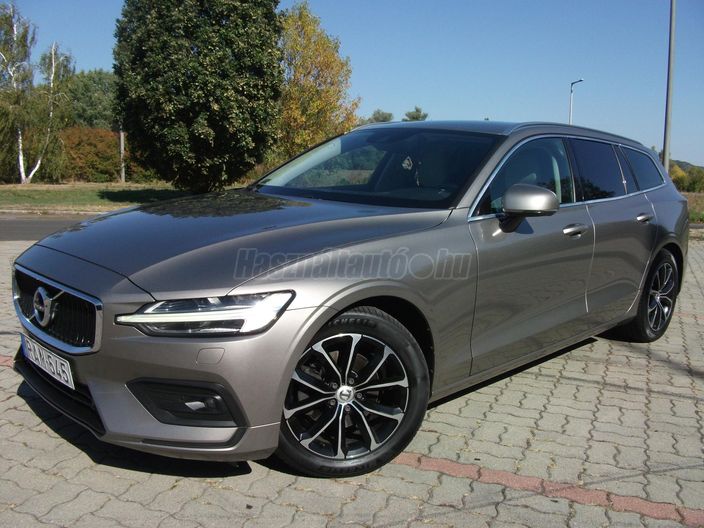 VOLVO V60 2.0 D [D4] Momentum Pro Geartronic