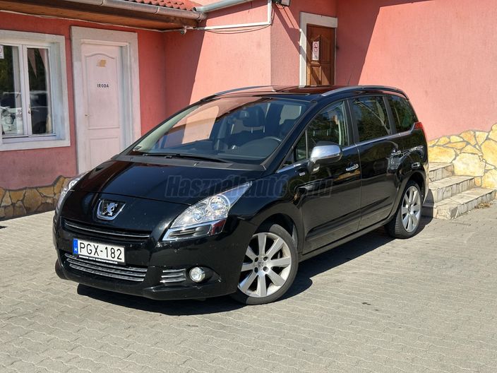 PEUGEOT 5008 1.6 e-HDi Allure 2TR