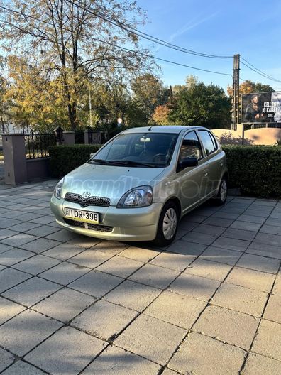 TOYOTA YARIS 1.0 Linea Terra