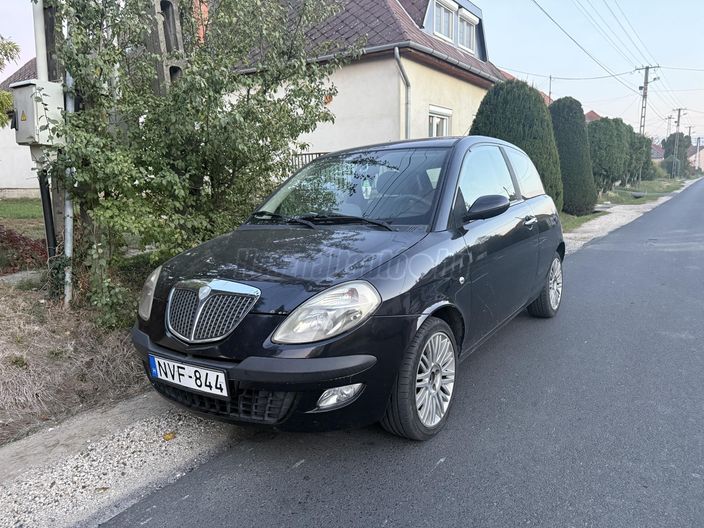 LANCIA YPSILON 1.4 Platino