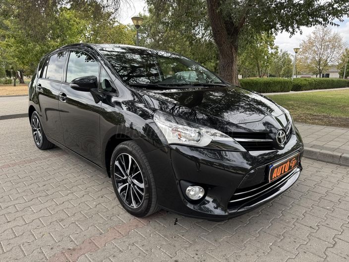 TOYOTA VERSO