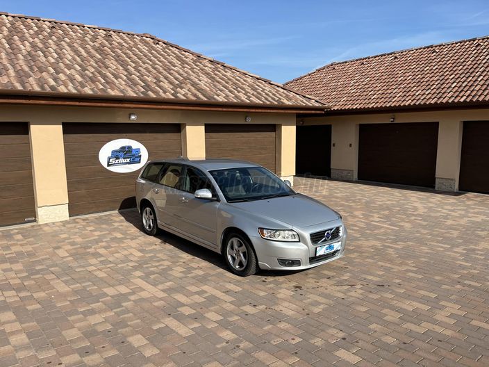 VOLVO V50 2.0 D [D3] Momentum