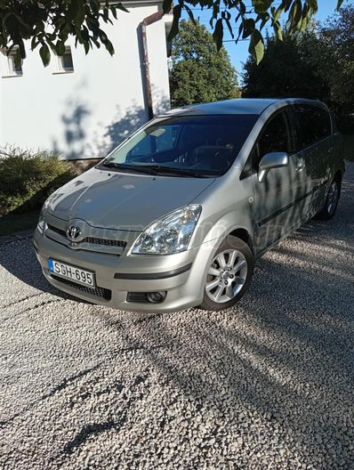 TOYOTA COROLLA VERSO 1.8 Linea Sol