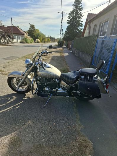 YAMAHA XVS 650 DRAG STAR CLASSIC