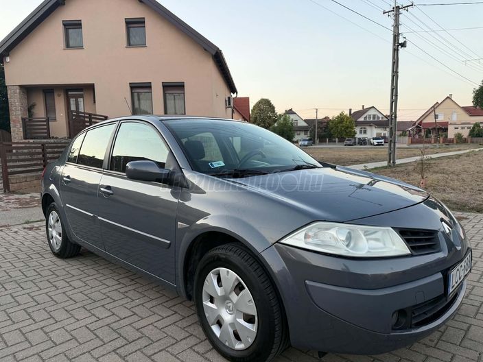RENAULT MEGANE Limousine 1.4 Authentique