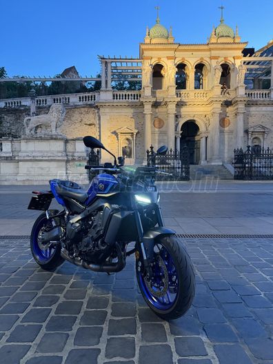 YAMAHA MT-09