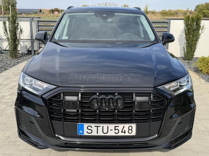 AUDI Q7 50 TDI S line quattro Tiptronic ic [7 személy]