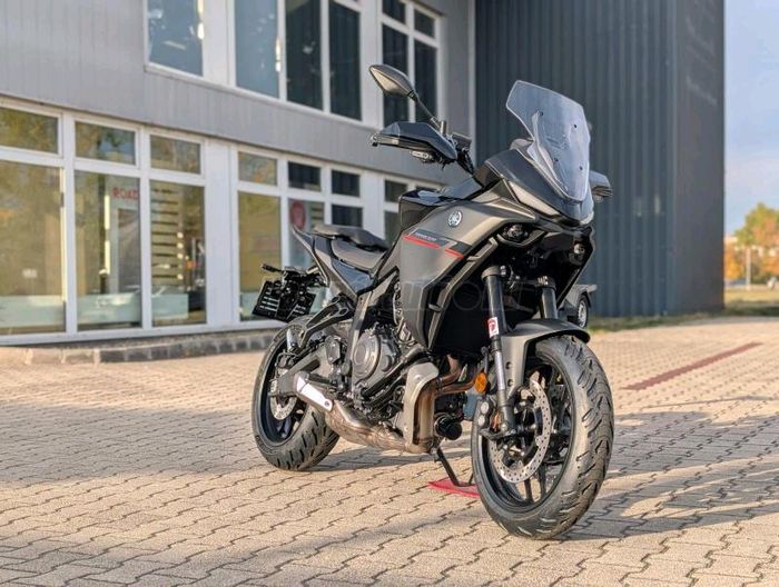 YAMAHA TRACER 7