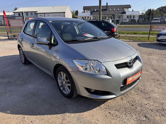 TOYOTA AURIS 1.4 Luna