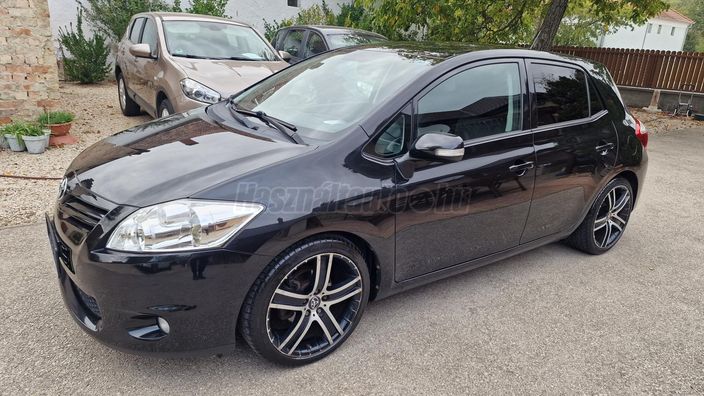TOYOTA AURIS 1.6