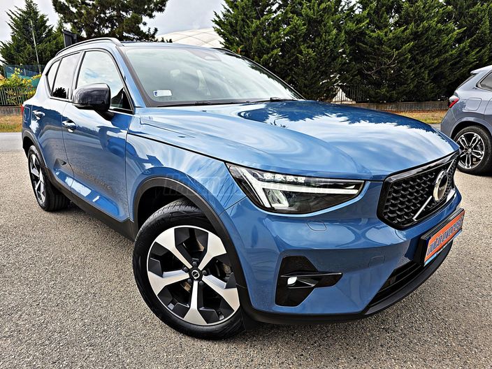 VOLVO XC40 2.0 [B3] MHEV Plus Dark DCT