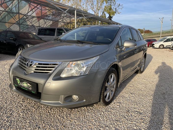 TOYOTA AVENSIS Wagon 2.0 Sol