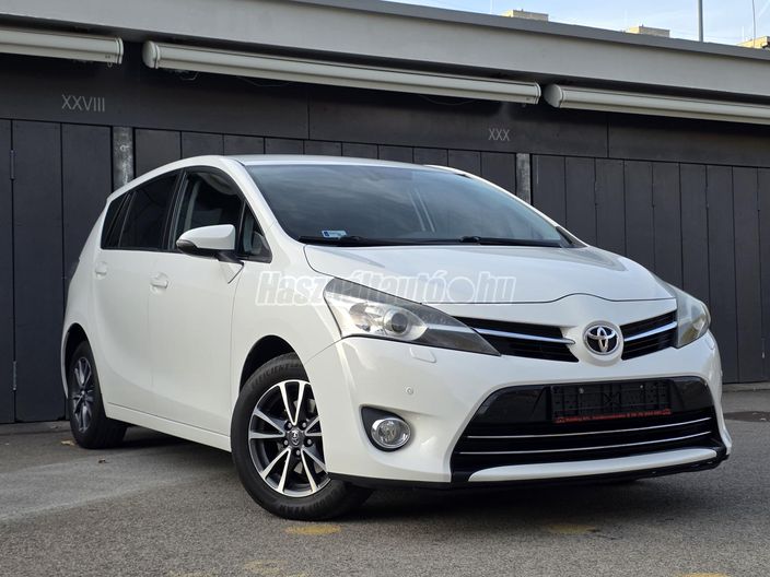 TOYOTA VERSO 1.8 Executive Skyview CVT
