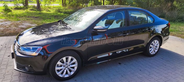 VOLKSWAGEN JETTA VI 1.2 TSI Trendline