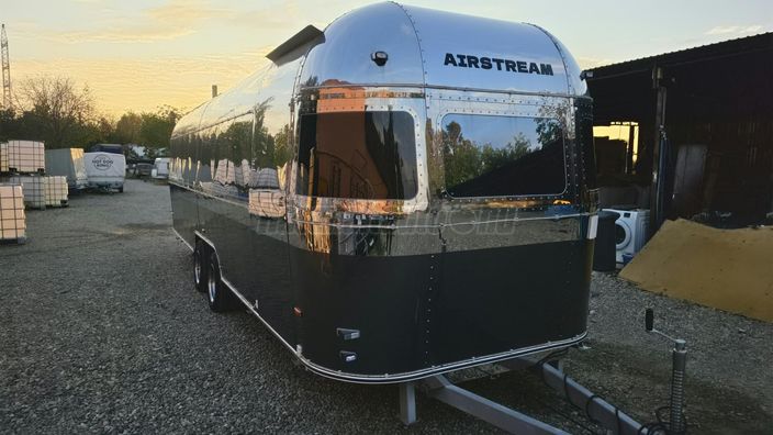 AIRSTREAM 800s