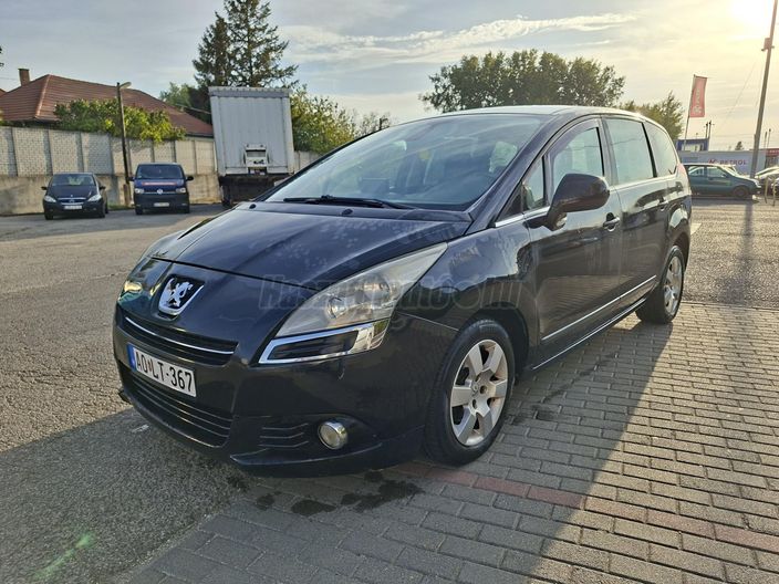 PEUGEOT 5008 1.6 HDi Active