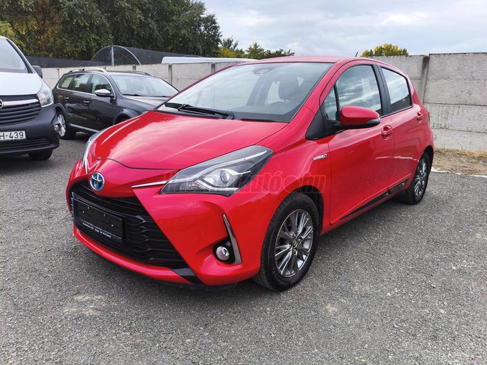 TOYOTA YARIS 1.5 VVT-i Hybrid Live e-CVT
