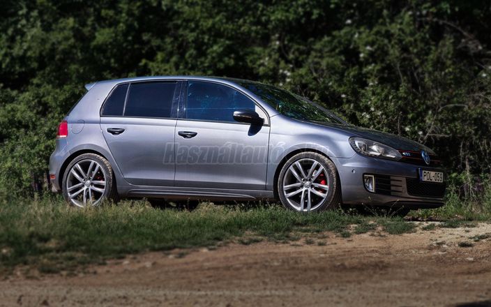 VOLKSWAGEN GOLF 2.0 TSI GTI