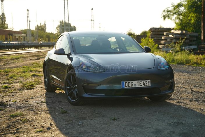 TESLA MODEL 3 Long Range AWD (Automata)