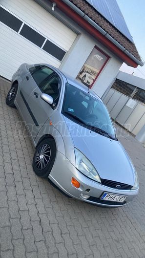 FORD FOCUS 1.8 TDCi Ghia
