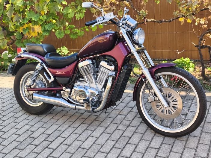 SUZUKI VS 750 (INTRUDER)