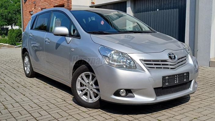 TOYOTA VERSO 2.0 D-4D Style