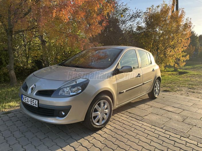 RENAULT CLIO 1.4 16V Authentique