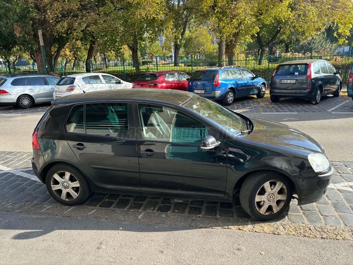 VOLKSWAGEN GOLF V 1.6 Sportline