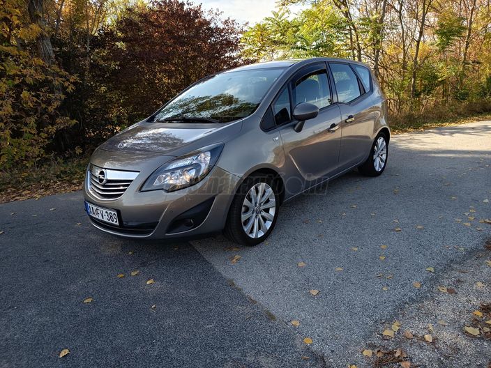 OPEL MERIVA B 1.4 T Cosmo