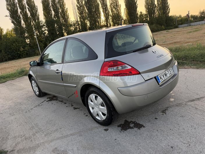 RENAULT MEGANE 1.4 Authentique