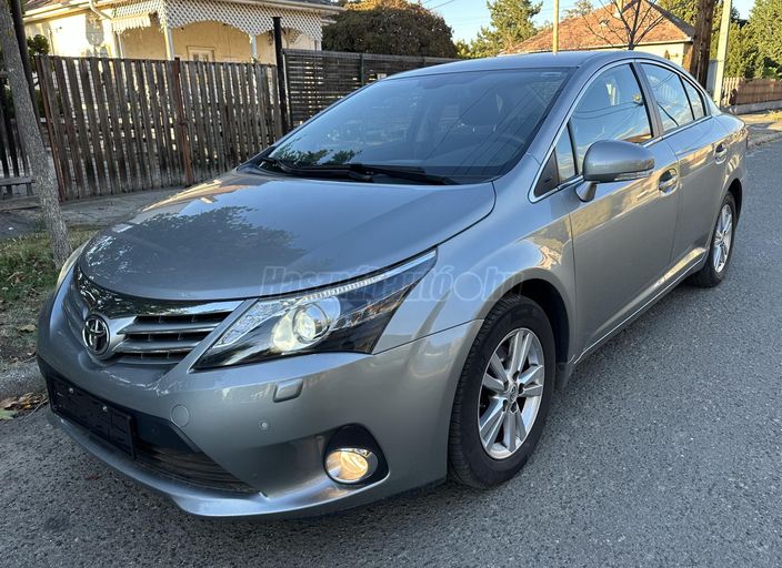 TOYOTA AVENSIS 1.8 Sol CVT