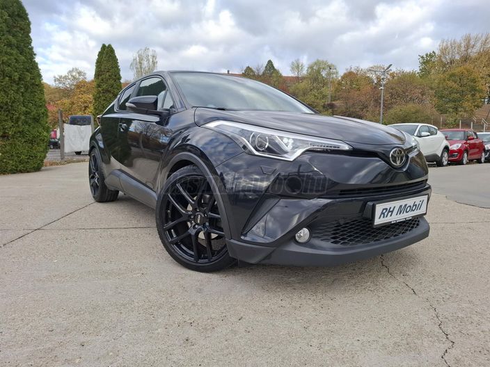 TOYOTA C-HR 1.2T Dynamic Comfort