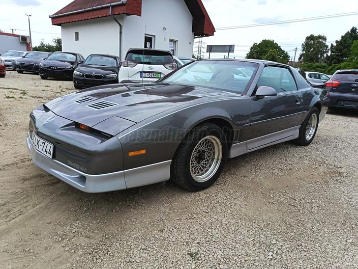 PONTIAC FIREBIRD