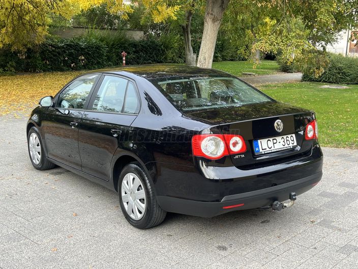 VOLKSWAGEN JETTA 1.6 Comfortline