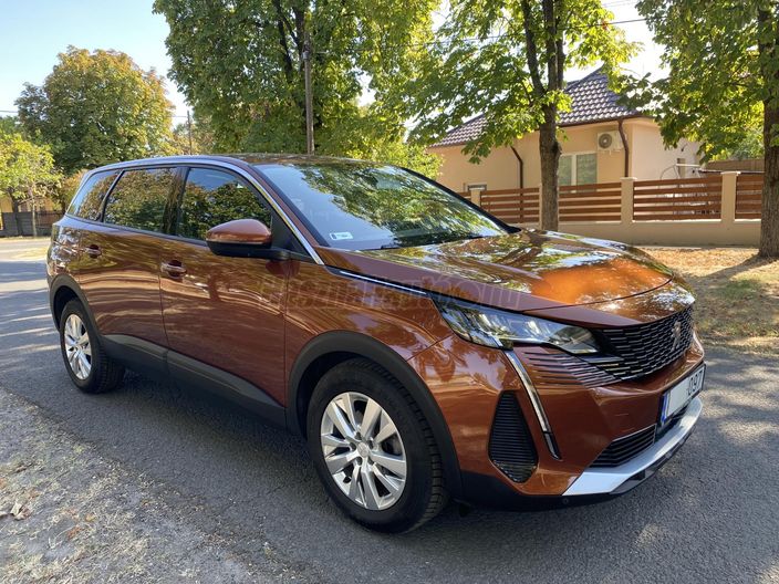 PEUGEOT 5008 1.2 PureTech Family Edition (7 személyes )