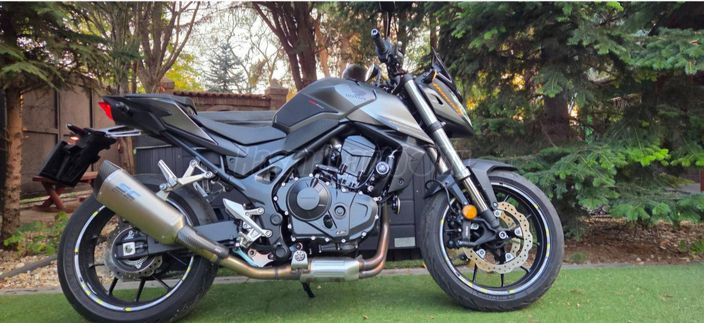HONDA CB 750 HORNET